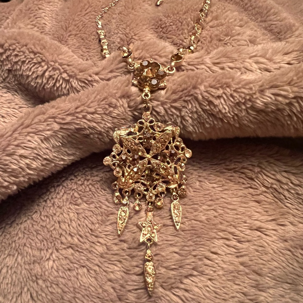 VINTAGE Middle Eastern Gold-Toned Filigree Crystal Pendant Drop Necklace